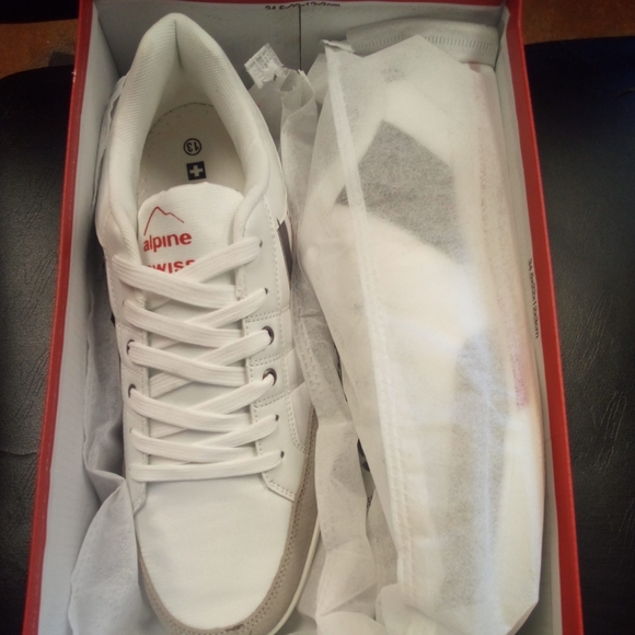 NEW Alpine Swiss Mens White Stefan Suede Trim Retro Fashion Sneakers sz 13 NWB - Picture 3 of 12